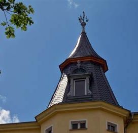 Turm mit neuen Schindeln